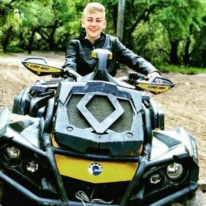 Meet your Posher, Christopher